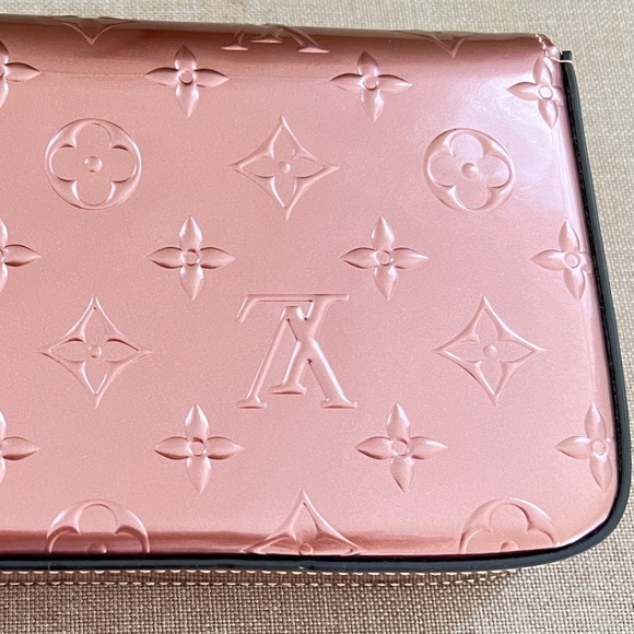 LOUIS VUITTON Vernis Pochette Felicie Chain Wallet Metallic Pale Pink - Picture 3 of 7